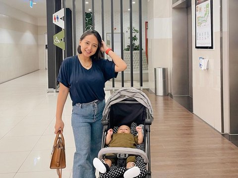 Inilah Potret Axl Ramanda dan Almira Momong Baby Azel Sang Putra Pertama