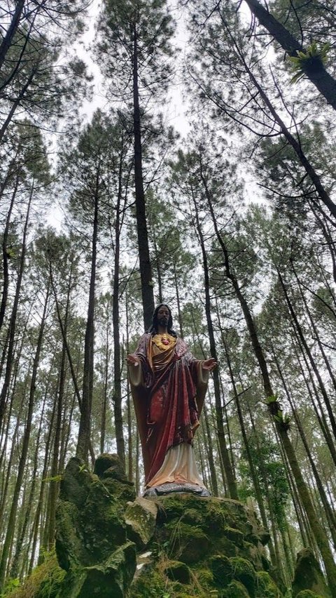 Hutan di Banyuwangi Ini Jadi Rumah Ibadah 6 Agama Berbeda, Bikin Hati Adem Ayem