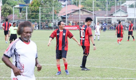 Soal apakah ingin berinventarisasi di Persipura Jayapura, Kaesang tak menjawab gamblang.<br>