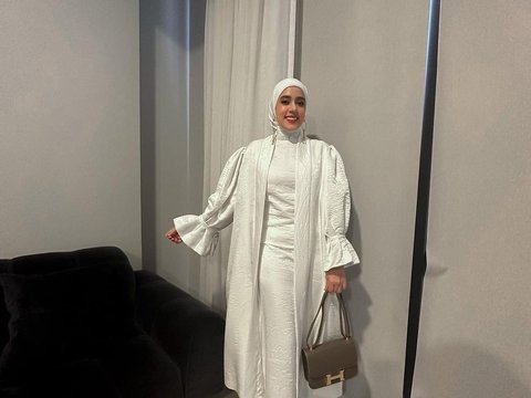 The Enchanting White on White Style of Fairuz A Rafiq