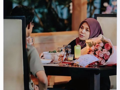 Momen Ulang Tahun Siti Atikoh Dinner Bareng Pemuda Tampan sampai Dimasakin Menu Spesial, Sang Suami Ganjar Pranowo Bilang Begini