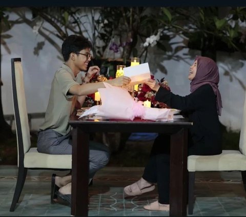 Momen Ulang Tahun Siti Atikoh Dinner Bareng Pemuda Tampan sampai Dimasakin Menu Spesial, Sang Suami Ganjar Pranowo Bilang Begini