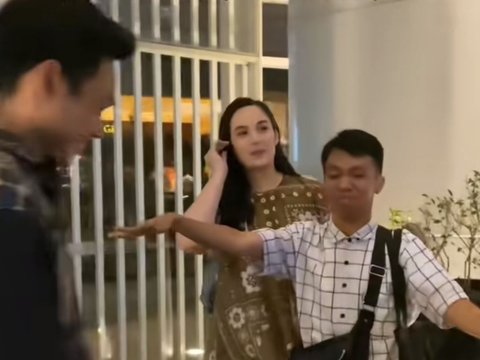 Pesona Chelsea Islan Pakai 'Daster' Cantiknya Tak Ada Lawan, Ketemu Fans Ramahnya Minta Ampun