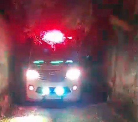 Viral Sopir Ambulans di Jaksel Ketemu Mbak Kunti Duduk Santai di Kuburan, Auto Ngacir Ketakutan