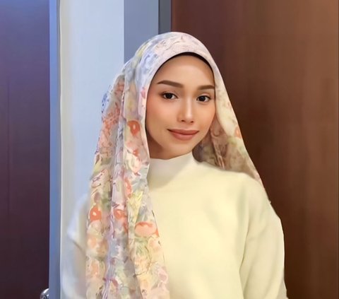 Only 10 Seconds, 3 Quick Steps to Wear a Square Hijab