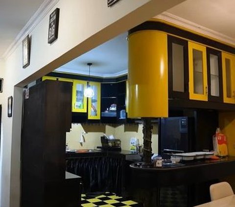 Portrait of Praz Teguh's House, a Rising Comedian Who Has a Special Spot for Guests