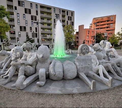 Built Expensively at a Cost of Rp31 Billion, This Fountain is Considered the Ugliest in the World