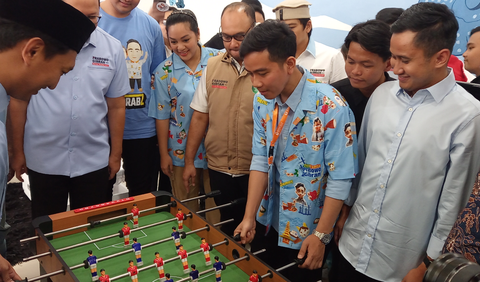 Putra sulung Presiden Jokowi sempat mengecek sejumlah fasilitas di Fanta HQ.<br>