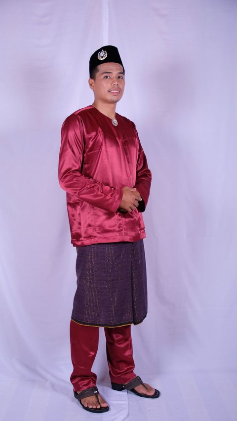 Mengenal Kain Dagang Lingga, Aksesori Pelengkap Pakaian Tradisional Melayu di Riau<br>
