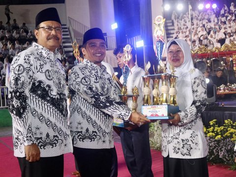 Pagelaran Wayang Warnai Meriahnya Gebyar Malam Puncak Hari Guru Nasional Kota Pasuruan