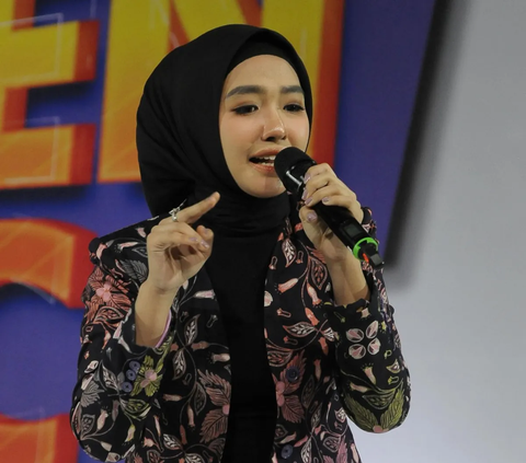 Open Mic: Lucu dan Romantis Kisah Cinta Istri Bupati Taliabu, Zahra Yolanda