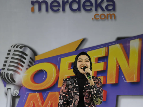 Open Mic: Lucu dan Romantis Kisah Cinta Istri Bupati Taliabu, Zahra Yolanda