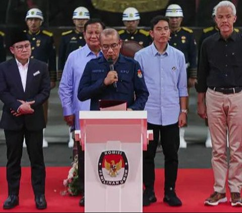 FOTO:  Ekspresi Tiga Pasangan Capres dan Cawapres RI Deklarasi Kampanye Pemilu Damai 2024 di Kantor KPU