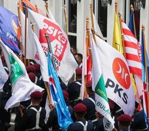 FOTO:  Ekspresi Tiga Pasangan Capres dan Cawapres RI Deklarasi Kampanye Pemilu Damai 2024 di Kantor KPU