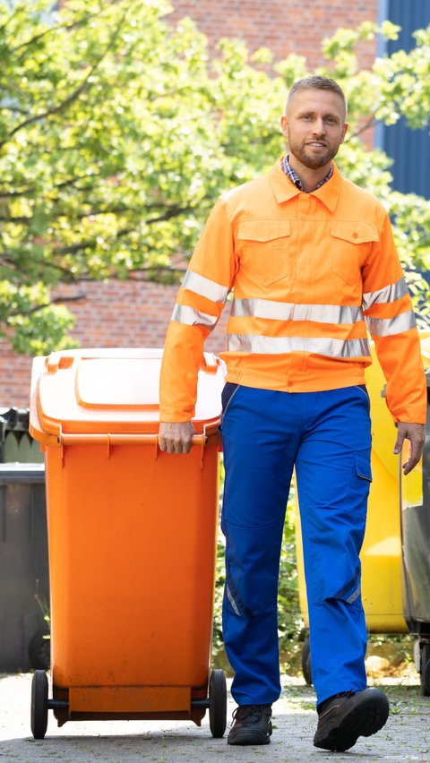 Looking at the Salary of Garbage Collectors in the US Equivalent to the Vice President's Salary in Indonesia.