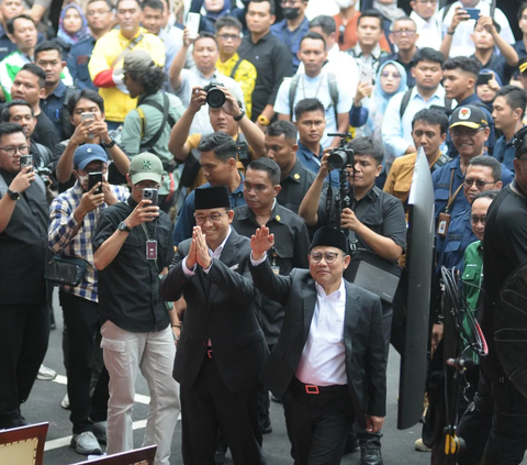 FOTO: Penghargaan Rekor MURI Warnai Deklarasi Kampanye Pemilu Damai 2024 di Kantor KPU