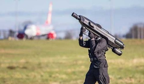 Alat canggih anti drone itu juga memiliki fitur pengacak sinyal saat membidik unit sasaran.