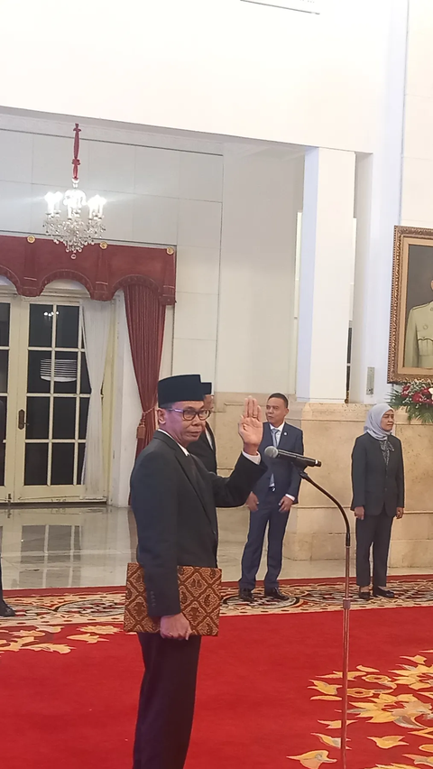 Sumpah Ketua KPK Nawawi Pomolango Saat Dilantik Jokowi Usai Firli Bahuri Jadi Tersangka