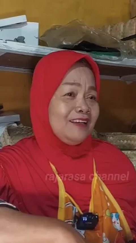 Sering Dihina Ibu Ini Miliki Amalan Buat Usaha, Kini Sukses Jualan Ayam Goreng Kremes 'Anak Semua Sudah Belikan Tanah'<br>