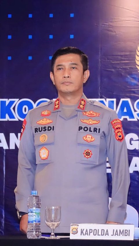  Dia adalah Irjen Rusdi Hartono.