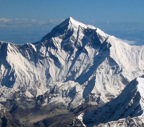 Conducting Basic Ocean Mapping, Scientists Discover a Mountain Twice the Height of Burj Khalifa Hidden Under the Sea