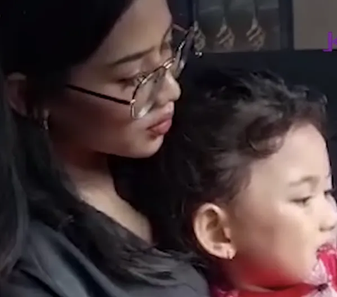 Potret Keakraban Nyi Hyang dengan Ibu Baru 'Sayang dan Cinta, Dedi Mulyadi Begitu Happy'