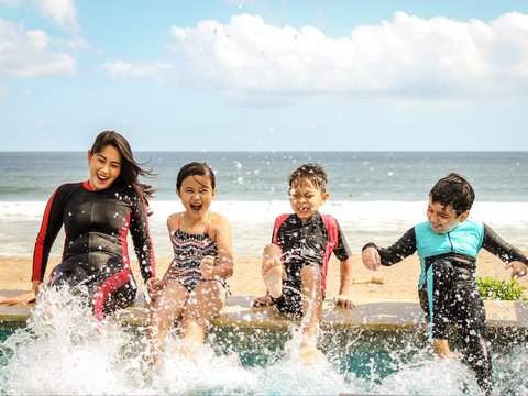 6 Exciting Vacation Ideas for End-of-Year Holiday with Family, from Educational to Theme Parks