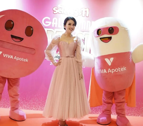 Disebut Bukan Manusia Karena Penampilannya Secantik Princess Disney, Ini Potret Gorgeous Sandra Dewi Pakai Gaun Pink