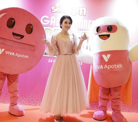 Disebut Bukan Manusia Karena Penampilannya Secantik Princess Disney, Ini Potret Gorgeous Sandra Dewi Pakai Gaun Pink