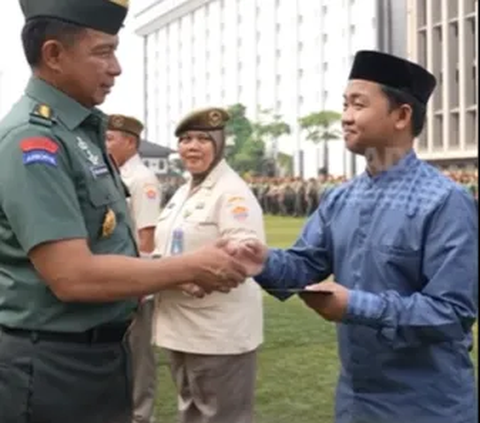 Panglima TNI Agus Subianto Beri Hadiah Prajuritnya yang Suka Sholat ke Masjid, 'Saya Akan Mengumrohkan'