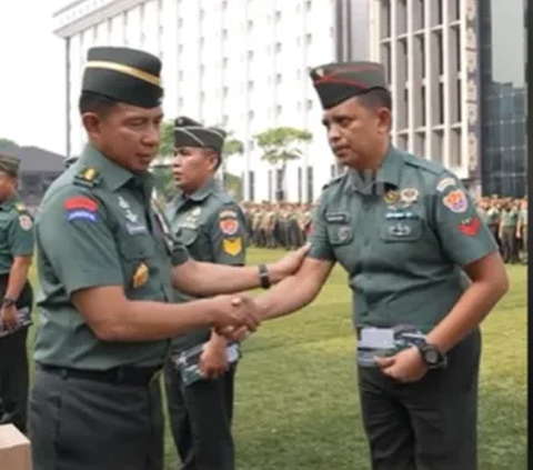 Panglima TNI Agus Subianto Beri Hadiah Prajuritnya yang Suka Sholat ke Masjid, 'Saya Akan Mengumrohkan'