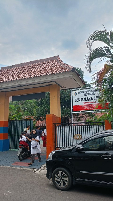 Guru SDN Malaka Jaya 'Irit' Bicara Soal Laporan Gaji Honorer Dipotong <br>