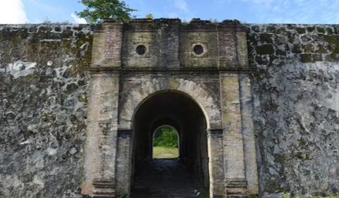 4. Benteng Nassau