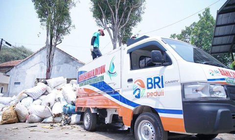 FOTO: BRI Peduli dan Yayasan Bening Saguling Ajak Masyarakat Tepi Sungai Citarum Kelola Sampah