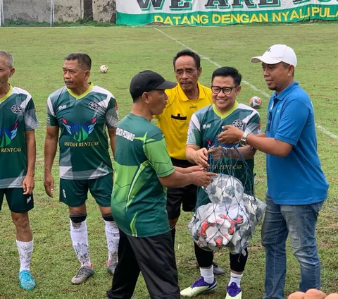 Sebelumnya, Cak Imin bersama Anies Baswedan mengaku mempunyai program khusus untuk perempuan. Di antaranya, tunjangan ibu hamil dan bantuan modal usaha.