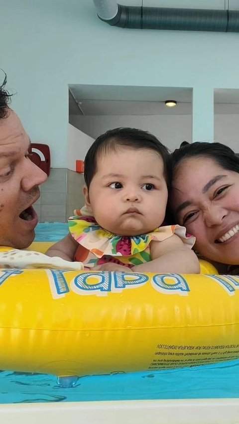 Ajak Baby Nova Berenang