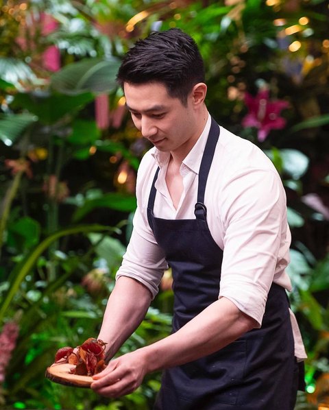 Potret Ganteng Reynold Poernomo Adik Chef Arnold di Grand Final 'Dessert Masters Australia', Tetap Senyum Meski Tak Jadi Pemenang