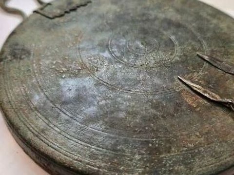 Viral Discovery of a 2,300-Year-Old Bronze Ring, Believed to Belong to Ancient Greek Prostitutes