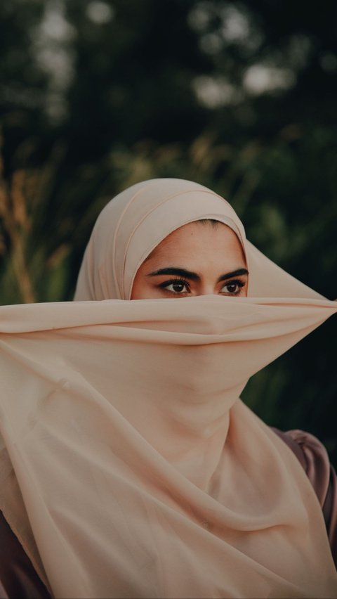 Hijab dan Jilbab Tidak Sama, Inilah 5 Jenis Busana Syar'i yang Wajib Diketahui Muslimah