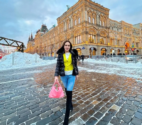 Cantik & Glowingnya Shandy Aulia Liburan di Moscow, Netizen Kepo 'Yang Foto Siapa Tuh?'