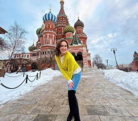 Cantik & Glowingnya Shandy Aulia Liburan di Moscow, Netizen Kepo 'Yang Foto Siapa Tuh?'