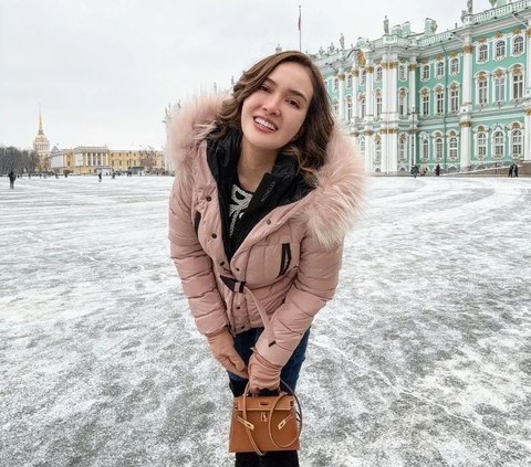 Cantik & Glowingnya Shandy Aulia Liburan di Moscow, Netizen Kepo 'Yang Foto Siapa Tuh?'