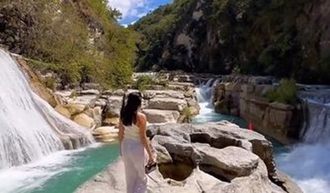 Dalam video yang dibagikan, perekam video mengunggah momen saat ia mengunjungi lokasi air terjun Tanggedu.