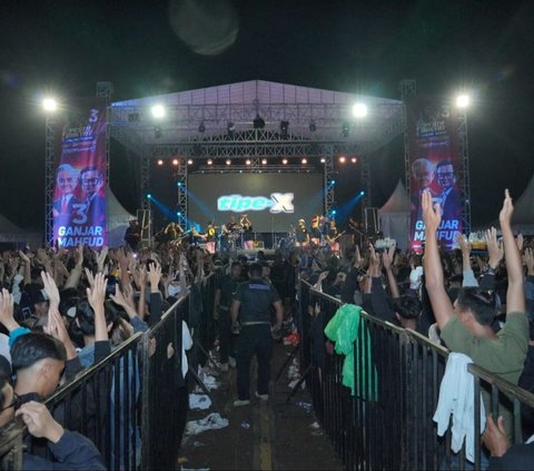 Ribuan Orang Kumpul di Konser Pesta Rakyat Deklarasi Dukung Ganjar-Mahfud