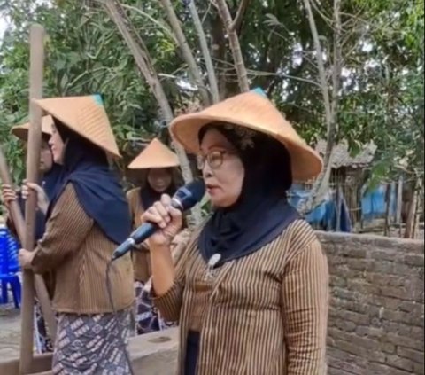 Bagai Kembali ke Masa Lalu, Suasana Pasar Tradisional Ledok Tinjon Yogya Banyak Pedagang Pakai Kebaya dan Bawa Bakul