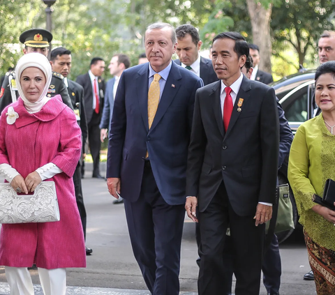 Kepala negara juga meminta anggaran tersebut dipakai secara transparan. Dia tidak ingin ada celah korupsi pada uang negara itu.