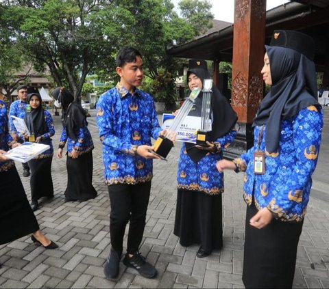 Menengok Aktivitas Cawapres Gibran di Hari Kedua Kampanye, Masih Ngantor Hadiri Upacara Hari Korpri