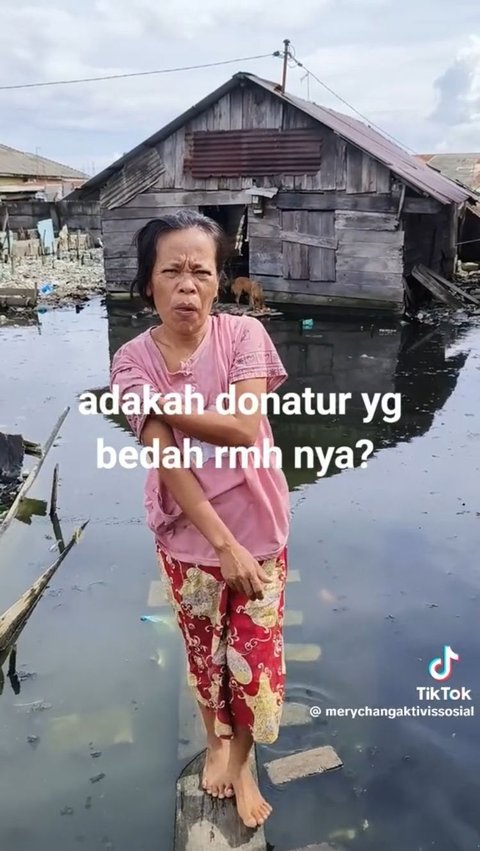 Viral Rumah di Tengah Genangan Air Penuh Sampah, Bikin Sedih