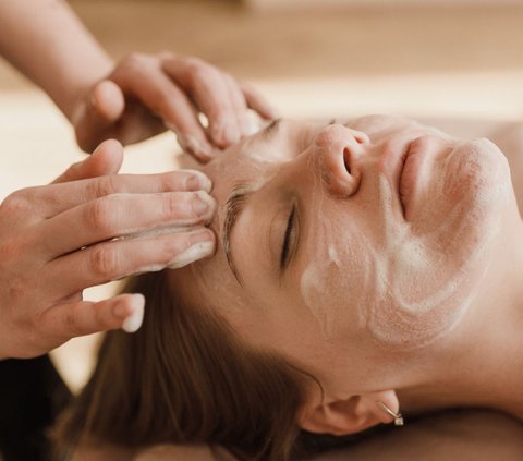 Breakout Skin After Facial? Don't Panic, Here's How to Overcome It