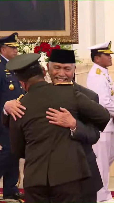 Luhut Nangis Bangga Tepuk Pipi Kasad TNI Jenderal Maruli Dilantik Jokowi